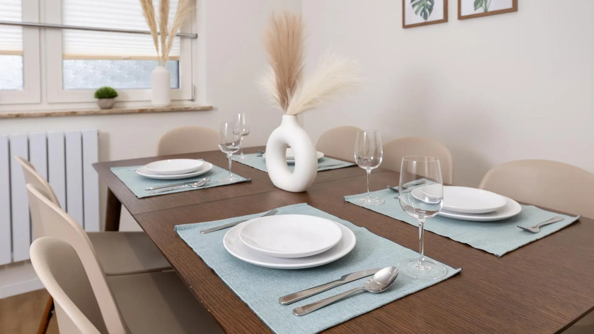 120Sqm & 5-Room Luxury Apartment With 2 Bathrooms ベルリン ドイツ