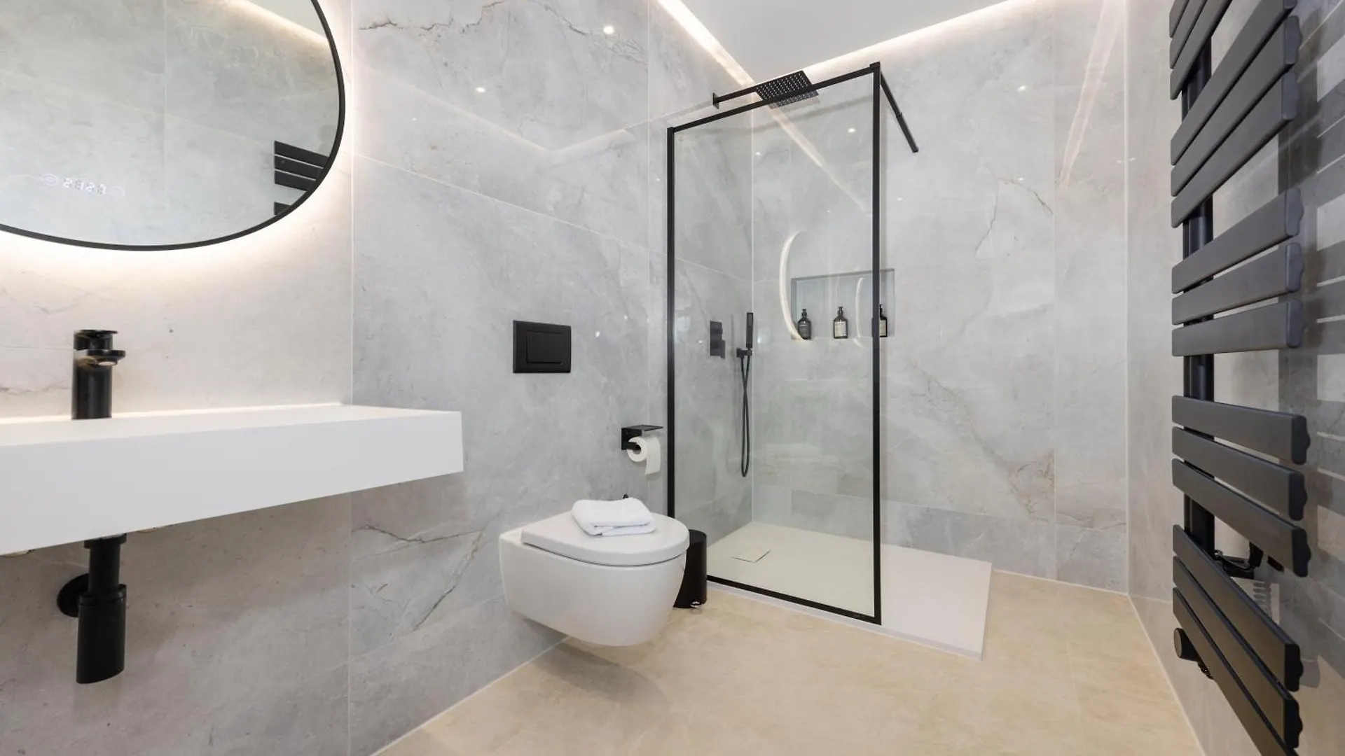 120Sqm & 5-Room Luxury Apartment With 2 Bathrooms Berlin Germany