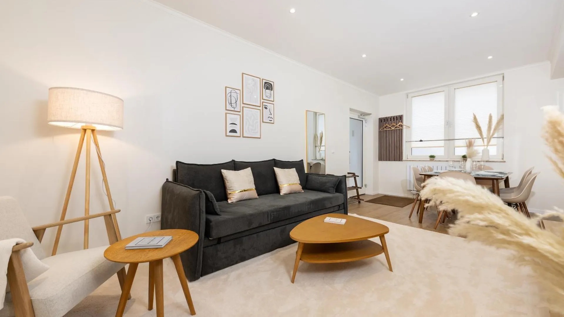 120Sqm & 5-Room Luxury Apartment With 2 Bathrooms Berlin 0*,  Germany